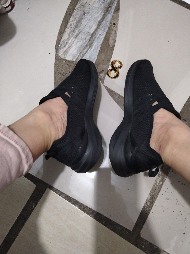 Puma Slip On (Category: Sneakers) located in El Salvador. Submitted by francheskaukayukay (Listing ID 1466016233, Image 2). Description: Super black ganda.