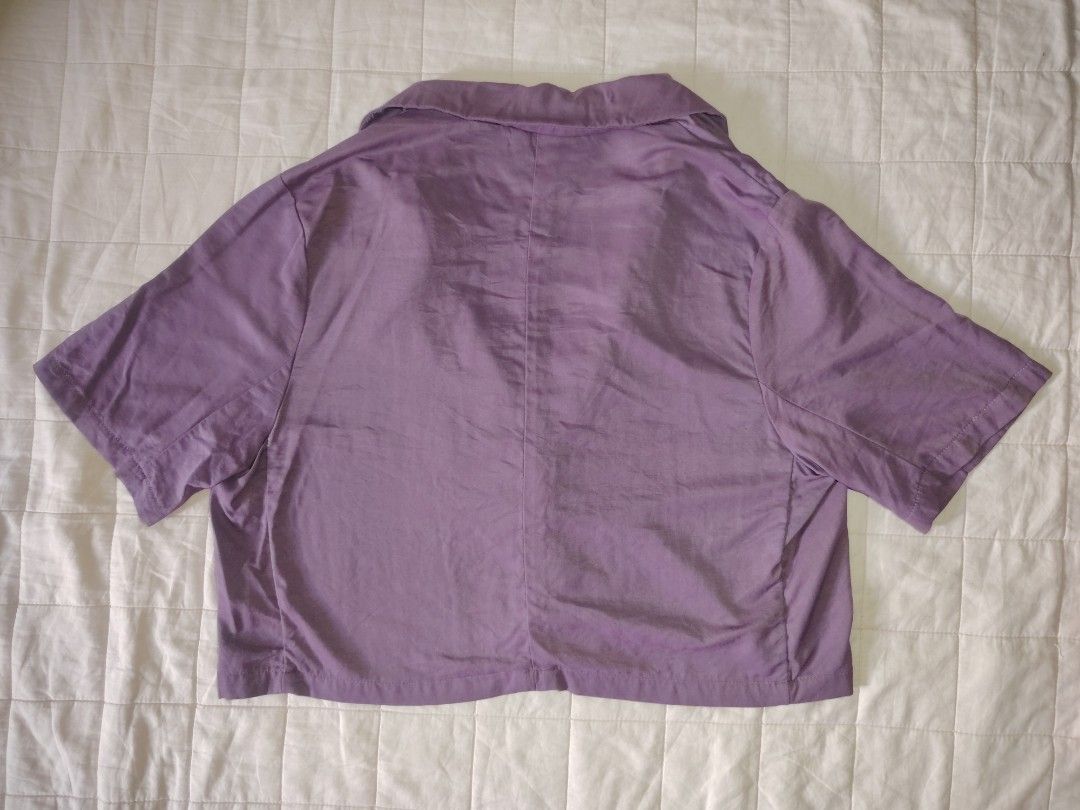 Purple Short Sleeve Cropped Blazer (Category: Others Tops) located in Tarlac. Submitted by your_finds (Listing ID 1466013350, Image 3). Description: Description: - Large ang size - Color Purple / Soft Mauve - Mayroong 2 hidden buttons - No pocket Condition: 8/10 / Good condition Medida size (inch) Bust: 38 Length: 17.