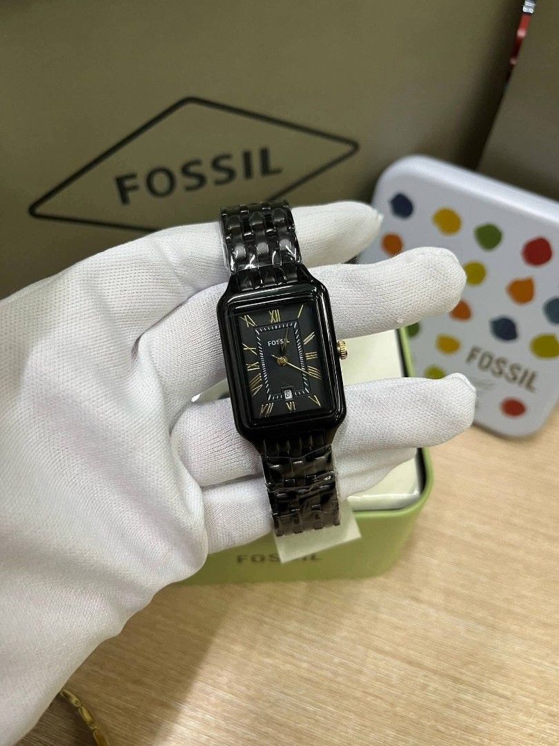 Quartz with box and paperbag (Category: Women's Watches) located in Manila. Submitted by chellesshop (Listing ID 1466021985, Image 3). Description: .