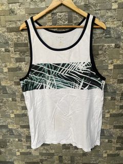 (Category: ) located in . Submitted by thriftandwrap.2020 (Listing ID 1466103262, Image 1). Description: .