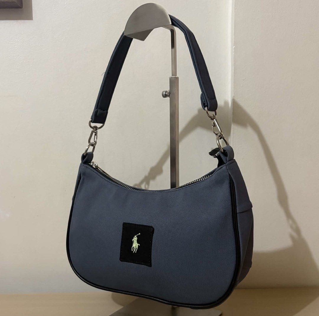 Ralph Lauren Denim Canvas Arm Bag (Category: Shoulder Bags) located in Cavite. Submitted by chubbsavenue (Listing ID 1466151694, Image 2). Description: .