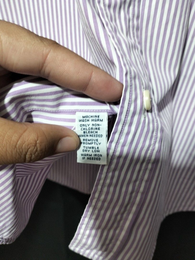 Ralph Lauren Pinstriped Buttondown (Category: Longsleeves) located in Lapu Lapu. Submitted by kalyengkalat01 (Listing ID 1466045776, Image 3). Description: Ralph Lauren Pinstriped Buttondown — Slim Fit , Poplin Cotton Size : Small Dimes : 20 Width 28 Length Color rate : 9.8 out of 10 —————————— Authentic | Legit 💯 Condition : Like New / Excellent ‼️ ISSUE : NONE 🚶‍♂️ Washed & Ready to Wear.