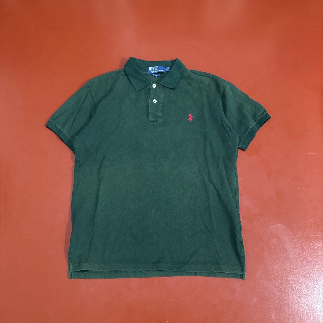 RALPH LAUREN POLO SHIRT (Category: Tshirts & Polo Shirts ) located in Pasig City. Submitted by buzzthrifty (Listing ID 1466099209, Image 1). Description: SIZE M-L 20x25 EXCELLENT CONDITION SIGN OF USE (LINTS) .