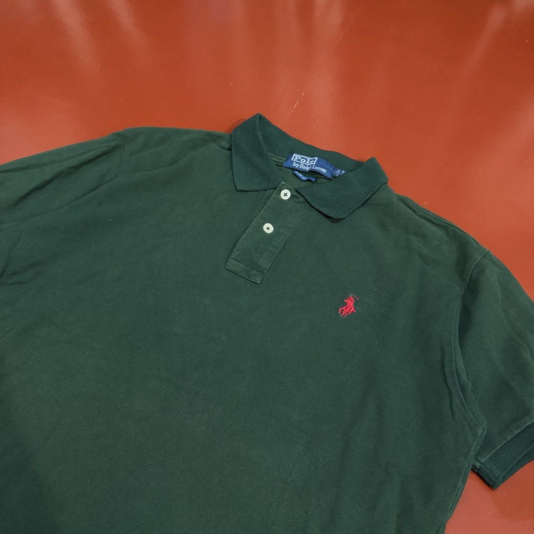 RALPH LAUREN POLO SHIRT (Category: Tshirts & Polo Shirts ) located in Pasig City. Submitted by buzzthrifty (Listing ID 1466099209, Image 2). Description: SIZE M-L 20x25 EXCELLENT CONDITION SIGN OF USE (LINTS) .