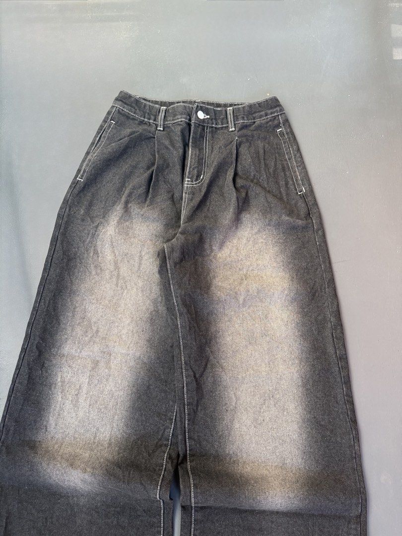 Random Black Massive Wash baggy jeans (Category: Jeans) located in General Santos City (Dadiangas). Submitted by archives_haus (Listing ID 1466053656, Image 3). Description: Random Black Massive Wash baggy jeans W - 33 34 L - 42 T- 15 KNEE - 13.5 H - 12 heavy denim / thick / hard denim nice fittings! XL on tag white stitches 🏷️ Price - 650 + sf .