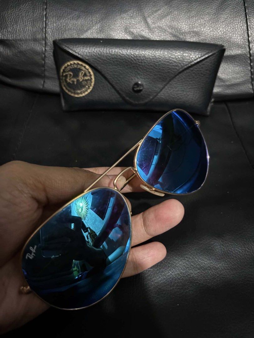 Ray Ban Aviator Flash Lenses (Category: Sunglasses & Eyewear) located in Manila. Submitted by iyahpreloved_ (Listing ID 1466060462, Image 2). Description: rayban aviator flash lenses authentic with case & cleaning cloth made in italy! issue: cracked nosepad.