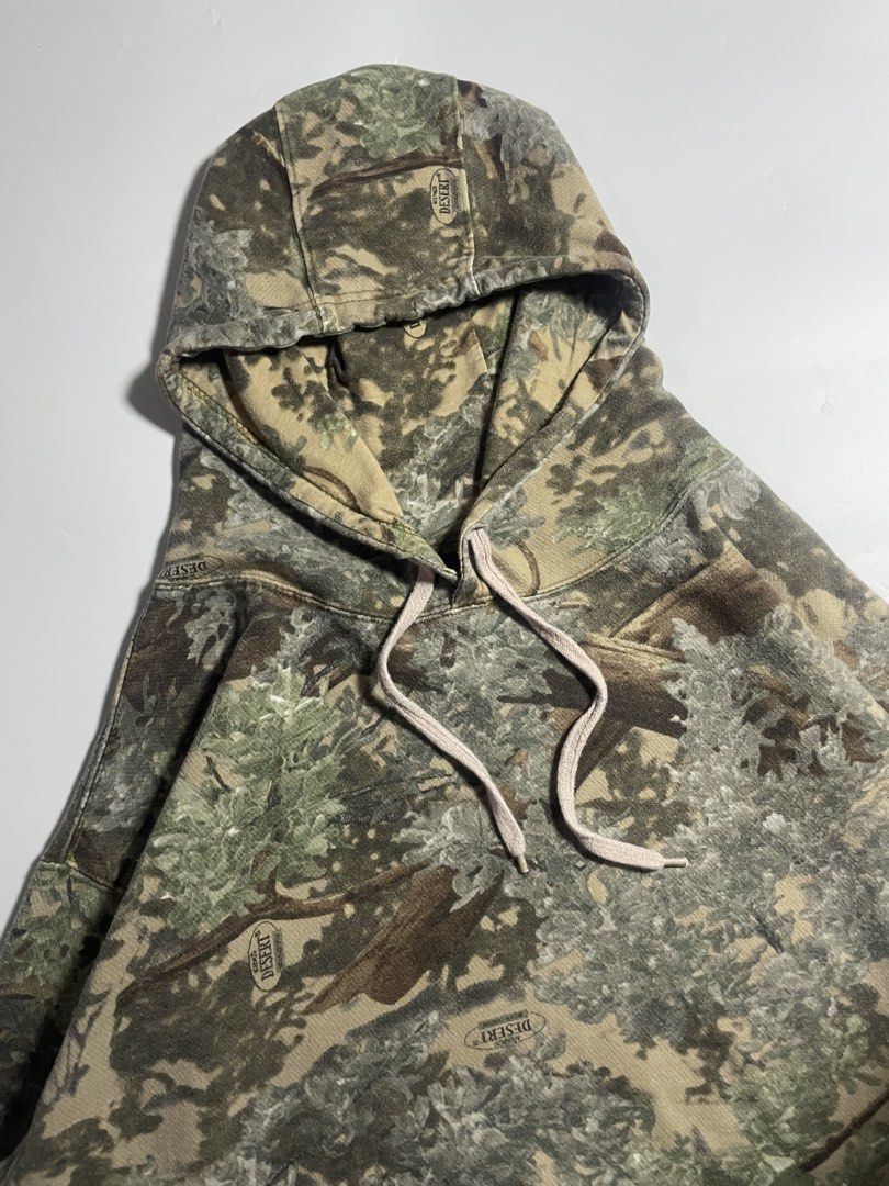 Real tree pull over hoodie (Category: Hoodies) located in Bais. Submitted by christian.complexthrift08 (Listing ID 1466090265, Image 2). Description: King’s Camouflage real tree hoodie (Perfect for daily use) Color: Leaf Camouflage Size: Large best fit (Boxy fit) Width: 25 inches Length: 27 inches Condition: 9. 5 / 10 Issue: minor lints Price: 750 + SF Via JNT express.