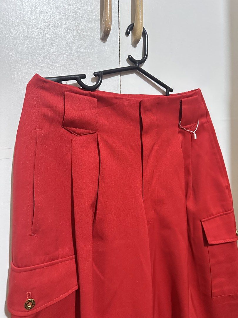 Red cargo pants (Category: Other Bottoms) located in Tandag. Submitted by kawaiispreloved (Listing ID 1466074069, Image 2). Description: Size 26-27 Pang 5'2 length.