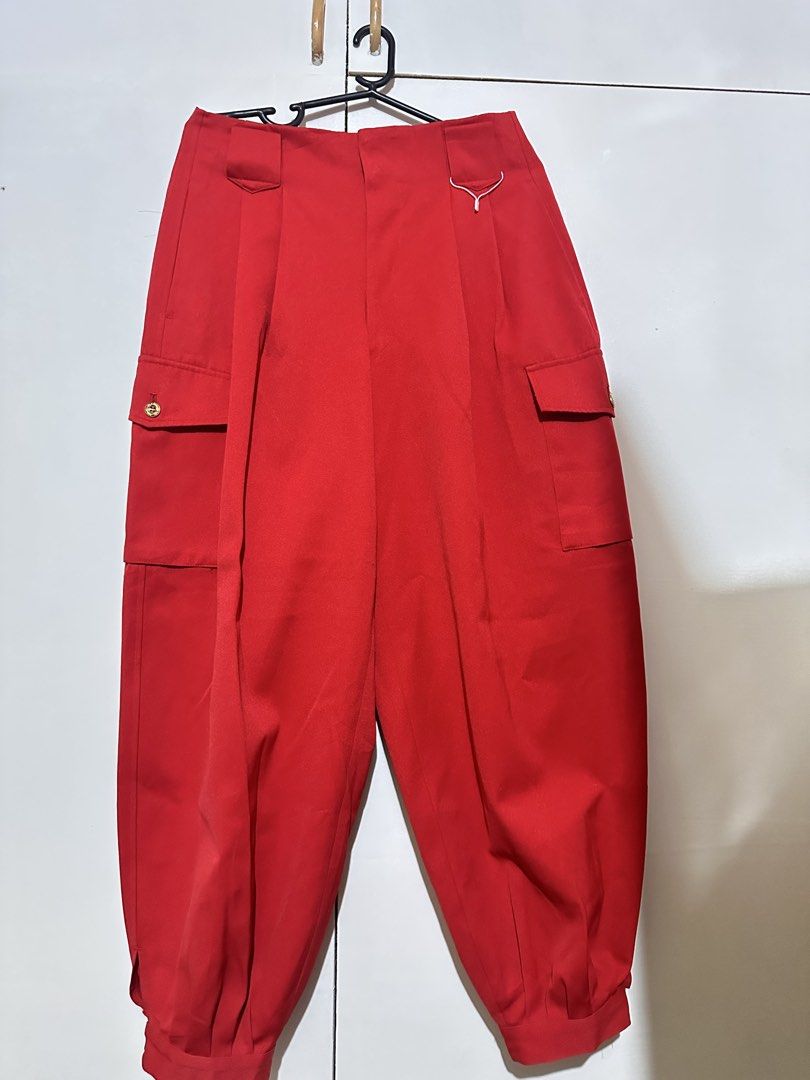Red cargo pants (Category: Other Bottoms) located in Tandag. Submitted by kawaiispreloved (Listing ID 1466074069, Image 1). Description: Size 26-27 Pang 5'2 length.