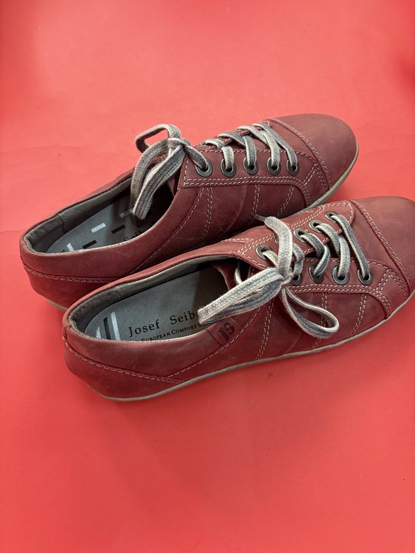 Red sneakers Italy (Category: Sneakers & Footwear) located in Manila. Submitted by urbanwear (Listing ID 1466080715, Image 1). Description: .