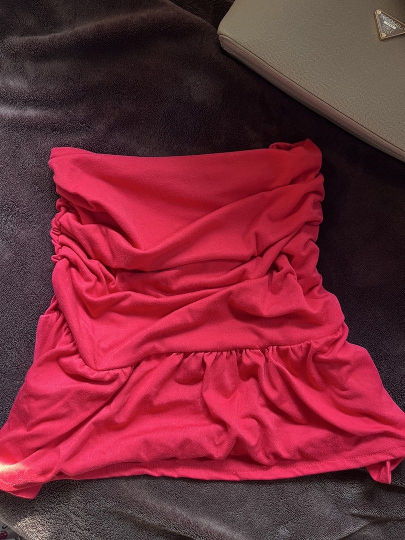 Red tube top | Skirt (Category: Sleeveless) located in Manila. Submitted by serra_shop (Listing ID 1466118535, Image 2). Description: Tube and skirt na to 2 in 1 50 nalang Pinang sukat sukat lang.