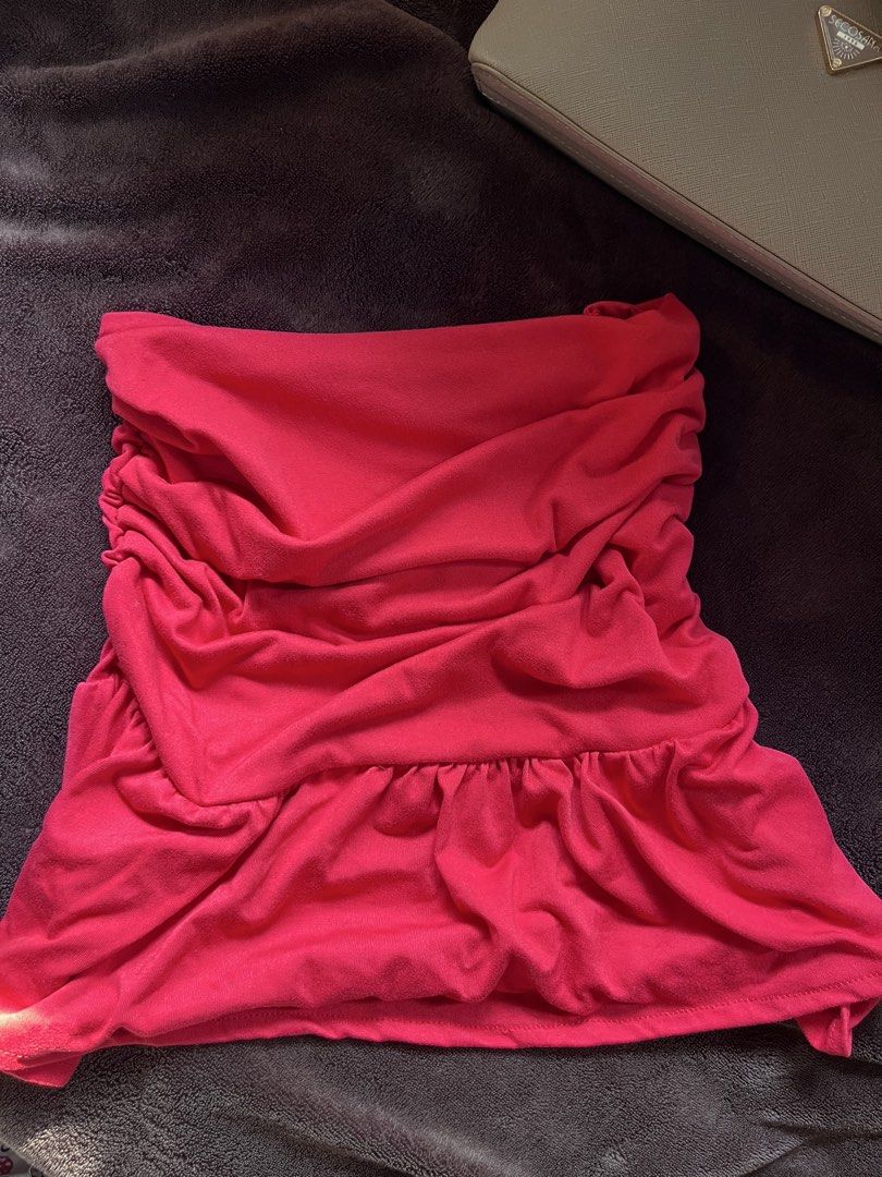 Red tube top | Skirt (Category: Sleeveless) located in Manila. Submitted by serra_shop (Listing ID 1466118535, Image 1). Description: Tube and skirt na to 2 in 1 50 nalang Pinang sukat sukat lang.