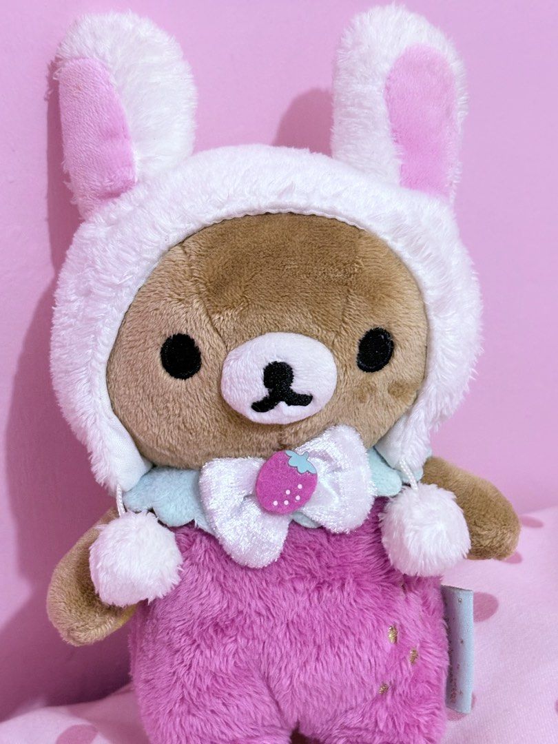 Rilakkuma Strawberry Plush (Category: Plushies & Soft Toys) located in Malabon City. Submitted by mika_rica (Listing ID 1466041249, Image 3). Description: good as new 🩷 displayed them only on acrylic case 🩷 last price posted 🩷 locantion: Caloocan, Manila Courier: JNT .