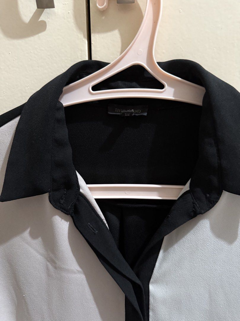 River Island two toned collared shirt (Category: Longsleeves) located in Makati City. Submitted by prebykris (Listing ID 1466139045, Image 3). Description: Used once at work RFS: decluttering.