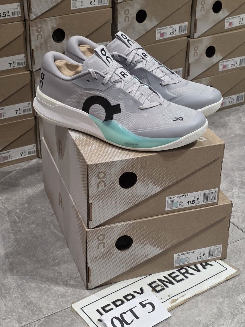 Roger Pro 3 Glacier Celeste (Category: Sneakers) located in Manila. Submitted by bron.jenerva (Listing ID 1466053303, Image 1). Description: Roger Pro 3 Glacier Celeste Brand new ~ On hand Men's Size 11.5 & 12 P13490✅️ ❗️Cash-on-pickup via LBC is ok 🤝DM to discuss options 💰MoP: BDO BPi 🛵Manila pickup or via Grab/lalamove 🚚We ship daily via LBC ⚠️Price may change without prior notice #rogerprofire #glacierceleste #pickleball.