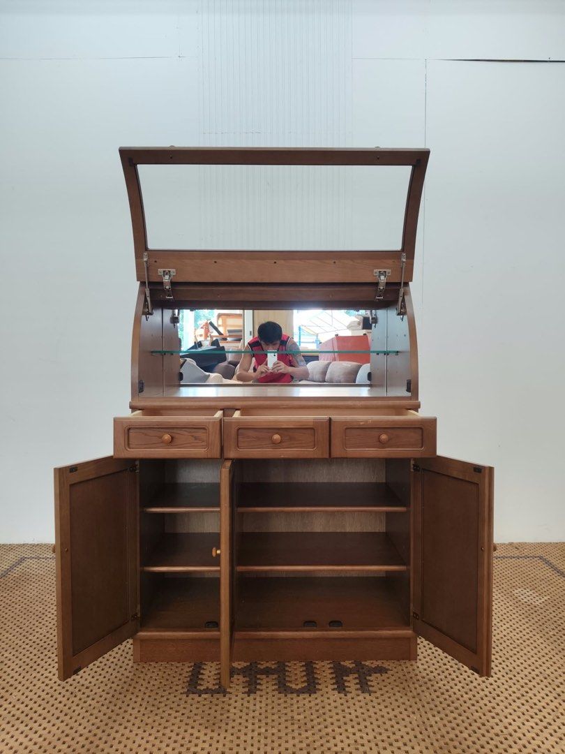 Roll top display cabinet (Category: Shelves, Cabinets & Racks) located in Quezon City. Submitted by matetdevis13 (Listing ID 1465975477, Image 2). Description: Vintage Wooden Glass Roll-top Display & Storage Cabinet Price: 6,500 L36.5 x W17.5 x H49 In good condition Code MJS32-RB27.