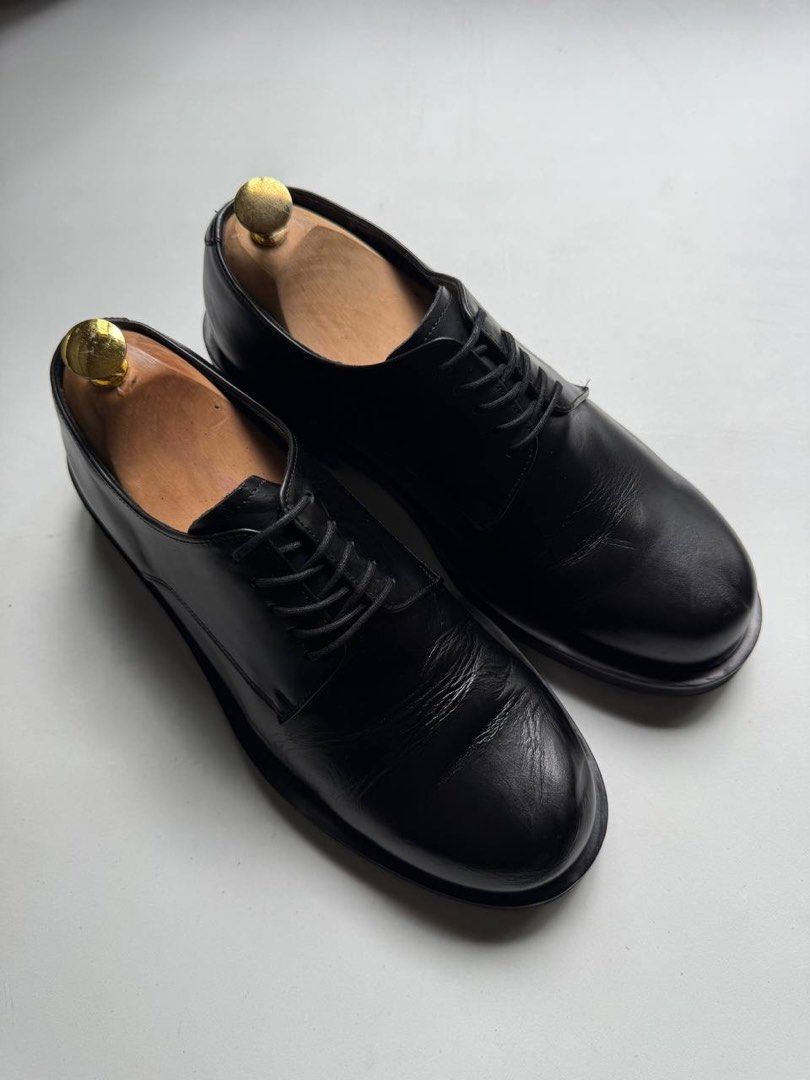 Romantic Move Derby (Category: Dress Shoes) located in Cagayan de Oro. Submitted by thrift_crate.ph (Listing ID 1466095762, Image 2). Description: ʀᴏᴍᴀɴᴛɪᴄ ᴍᴏᴠᴇ ᴅᴇʀʙʏ 𝟾ᴜs / 𝟸𝟼ᴄᴍ 𝐒𝐢𝐳𝐞: 8US / 26cm 𝐂𝐨𝐧𝐝𝐢𝐭𝐢𝐨𝐧 𝐫𝐚𝐭𝐞: 10/10 𝐂𝐨𝐥𝐨𝐫 𝐫𝐚𝐭𝐞: 10/10 Issue/s: NO ISSUES.