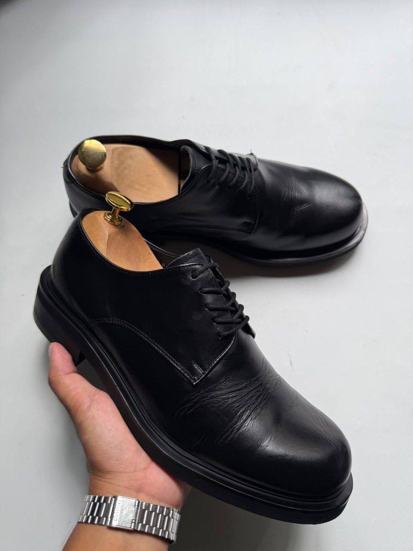 Romantic Move Derby (Category: Dress Shoes) located in Cagayan de Oro. Submitted by thrift_crate.ph (Listing ID 1466095762, Image 3). Description: ʀᴏᴍᴀɴᴛɪᴄ ᴍᴏᴠᴇ ᴅᴇʀʙʏ 𝟾ᴜs / 𝟸𝟼ᴄᴍ 𝐒𝐢𝐳𝐞: 8US / 26cm 𝐂𝐨𝐧𝐝𝐢𝐭𝐢𝐨𝐧 𝐫𝐚𝐭𝐞: 10/10 𝐂𝐨𝐥𝐨𝐫 𝐫𝐚𝐭𝐞: 10/10 Issue/s: NO ISSUES.