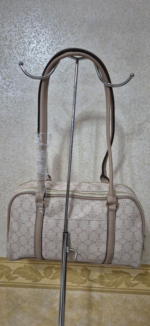 RT21-550 Nanette Lepore Elegant Monogram Long Handle Shoulder bag (Category: Shoulder Bags) located in Valenzuela. Submitted by dailyhappyfinds (Listing ID 1466097704, Image 3). Description: BRAND: Nanette Lepore -Brand new without tag -With minimal stains in front, side and on the strap -Missing puller inside *Mall pullout/ factory pullout. Please manage your expectations. .