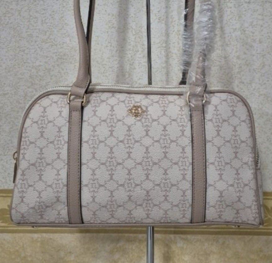 RT21-550 Nanette Lepore Elegant Monogram Long Handle Shoulder bag (Category: Shoulder Bags) located in Valenzuela. Submitted by dailyhappyfinds (Listing ID 1466097704, Image 1). Description: BRAND: Nanette Lepore -Brand new without tag -With minimal stains in front, side and on the strap -Missing puller inside *Mall pullout/ factory pullout. Please manage your expectations. .
