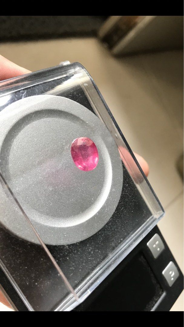 Ruby 3.73 cts (Category: Precious Stones) located in Singapore. Submitted by lawrencelucifer81 (Listing ID 1465998976, Image 4). Description: .