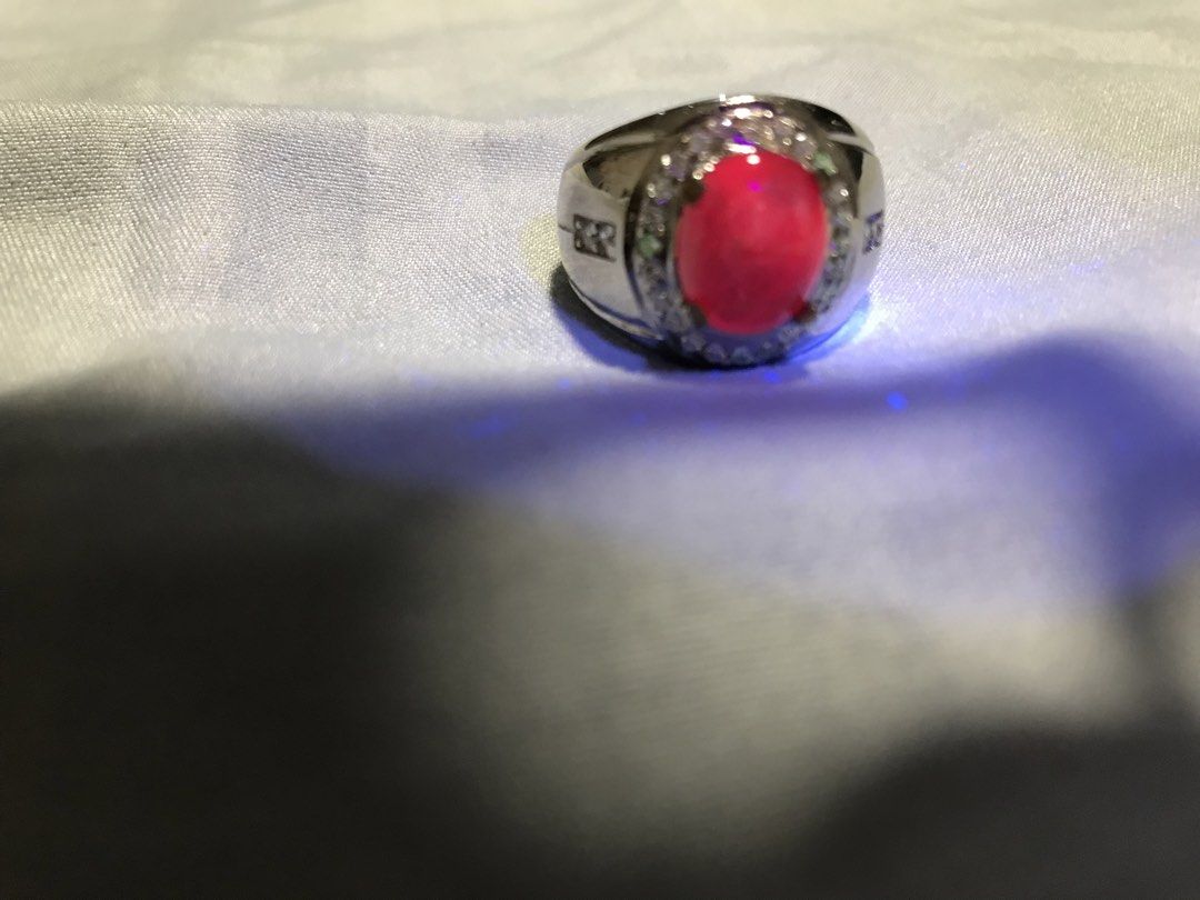 Ruby ring (Category: Rings) located in Singapore. Submitted by lawrencelucifer81 (Listing ID 1466145074, Image 2). Description: .