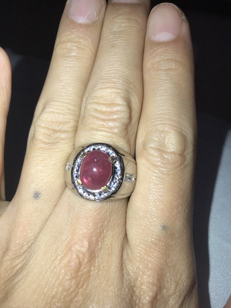 Ruby ring (Category: Rings) located in Singapore. Submitted by lawrencelucifer81 (Listing ID 1466145074, Image 1). Description: .