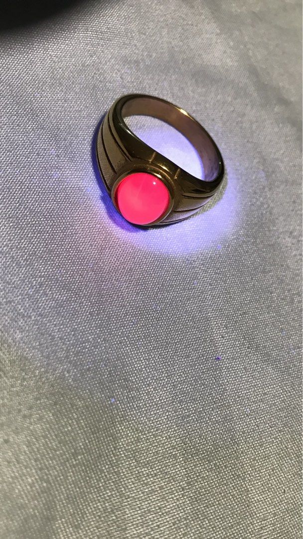 Ruby star ring (Category: Jewelry) located in Singapore. Submitted by lawrencelucifer81 (Listing ID 1466143729, Image 2). Description: .
