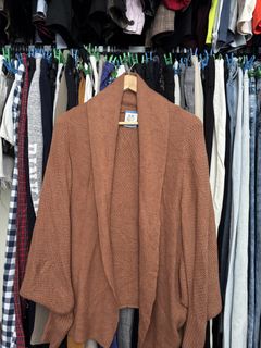 (Category: ) located in . Submitted by isabelasthriftclothes (Listing ID 1466106034, Image 1). Description: .