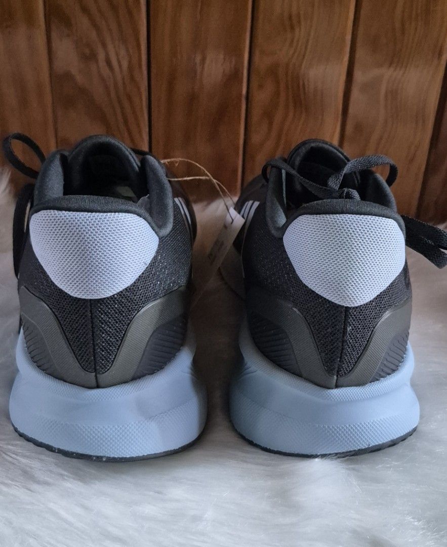 Runfalcon 5 Walking & Running Shoes (Category: Sneakers) located in Baguio. Submitted by retchell27 (Listing ID 1466030295, Image 2). Description: .