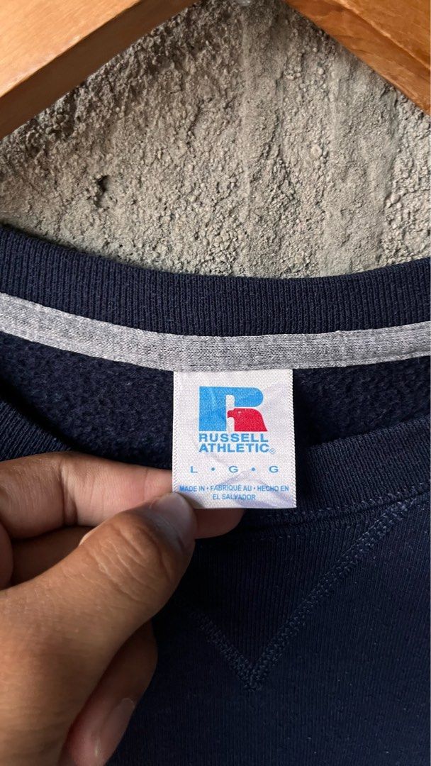Russell Athletic Crewneck Sweatshirt (Category: Coats, Jackets and Outerwear) located in Cabuyao City. Submitted by kisyana (Listing ID 1466056029, Image 3). Description: .