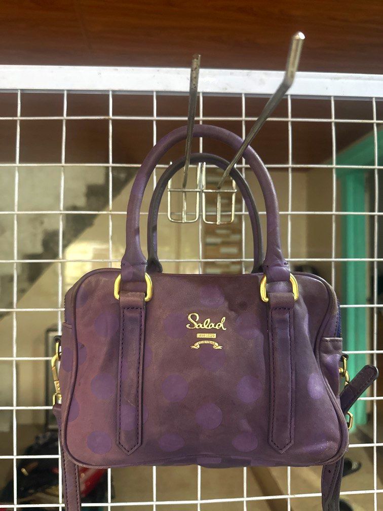 Salad handbag/sling (Category: Cross-body Bags) located in Caloocan City. Submitted by hariel_beverly_onlineshop (Listing ID 1466040143, Image 1). Description: My minor flaws Check the images.