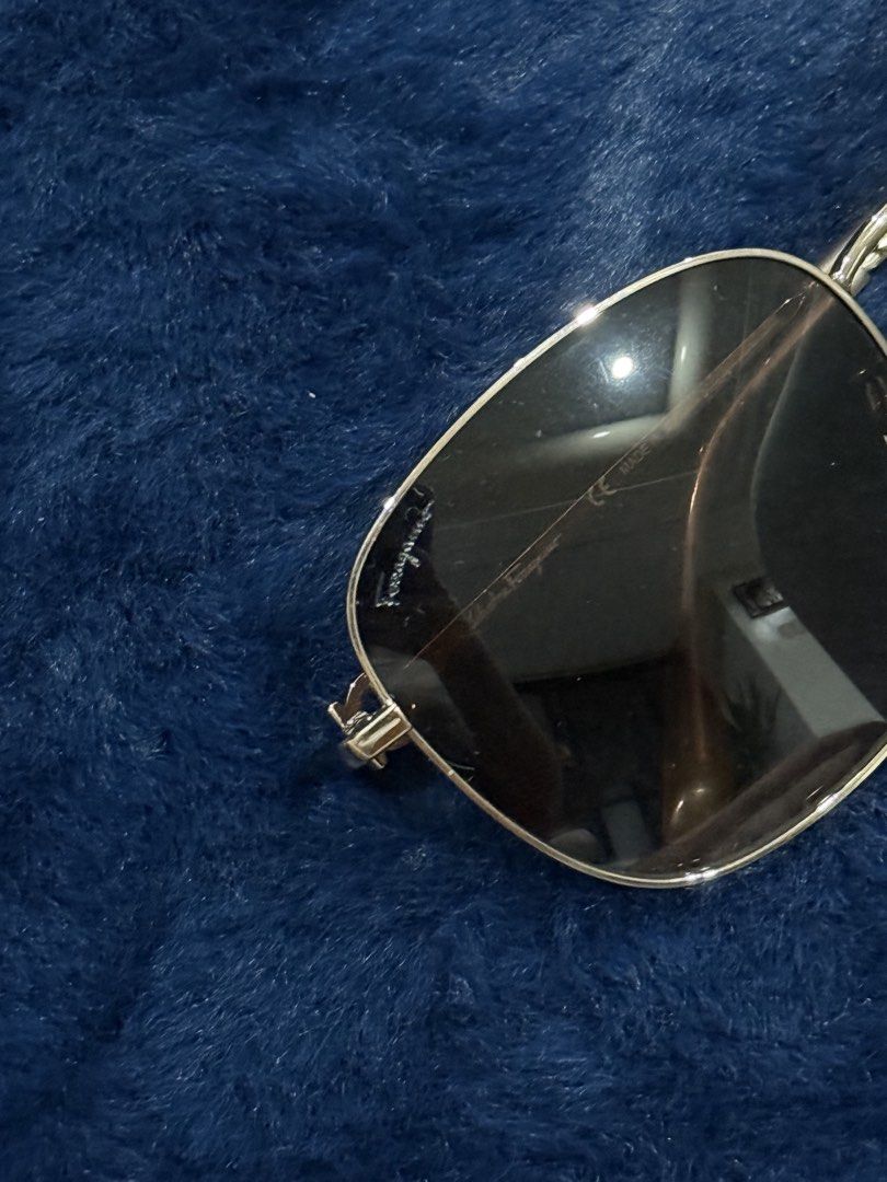 Salvatore Ferragamo Sunglasses with Tag (Category: Sunglasses & Eyewear) located in Manila. Submitted by snowflakesi (Listing ID 1465970146, Image 3). Description: - Frame: Classic metal design with signature Gancio hardware at the hinges - Lenses: Dark gradient for stylish sun protection - Perfect for daily wear or gifting Helping my ninang sell authentic sunglasses. ☀️ .