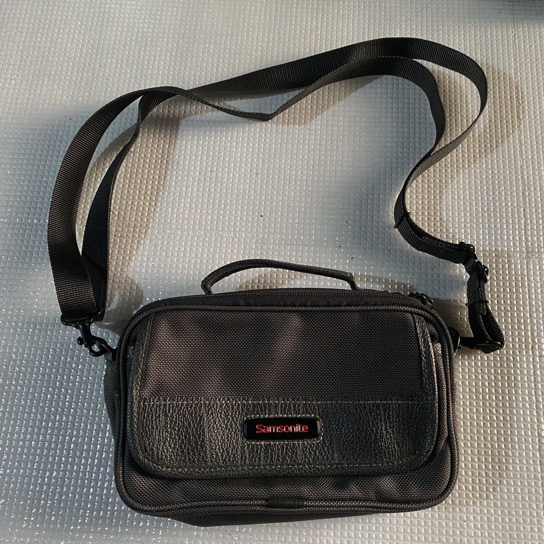 Samsonite shoulder or crossbody utility bag (Category: Sling Bags) located in San Fernando. Submitted by thethriftwardrobe.ph (Listing ID 1466105358, Image 1). Description: Samsonite shoulder or crossbody utility bag In good condition Leather yung design sa harap, handle at yung sabitan ng belt.