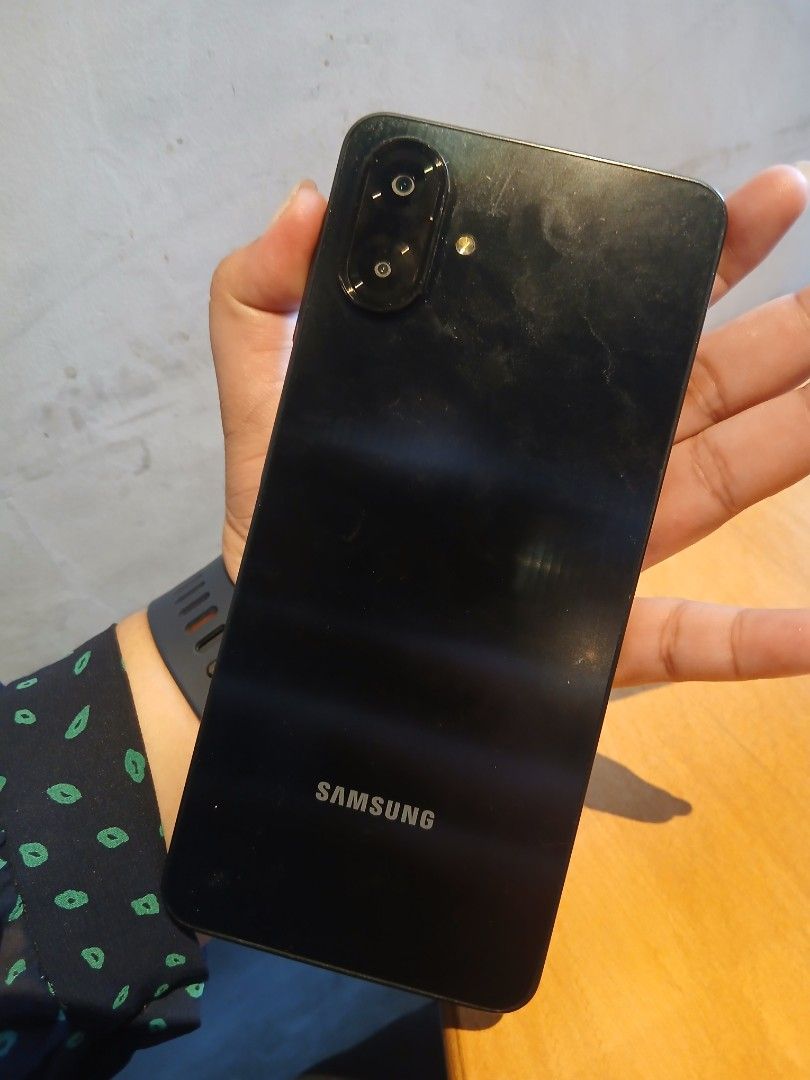 Samsung A07 4G LTE (Category: Samsung) located in Manila. Submitted by mellanie_07 (Listing ID 1465973883, Image 3). Description: for sale: samsung A07 LTE 4G no box and receipt (nawala na naglilipat kasi kami) samsung itself mego pq basta get agad roday loc: mandaluyong prefer meet up or grab express rfs: spare phone di nagagamit.