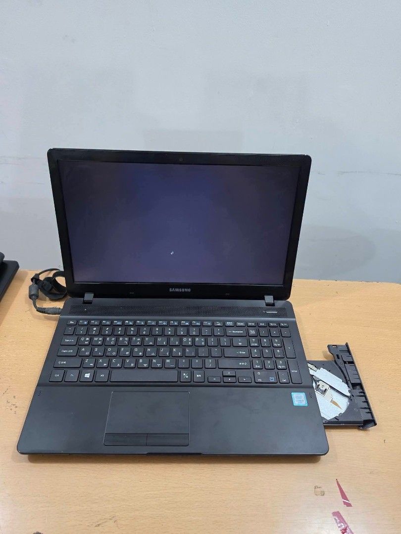 Samsung Black Laptop (Category: Laptops & Notebooks) located in Cavite. Submitted by rincesscas92007 (Listing ID 1466130673, Image 2). Description: 💻 SAMSUNG 371B LAPTOP | i3 6th Gen | 8GB RAM | 256GB SSD | 15.6" FHD 🔥 ONLY 12500 — FIXED PRICE! 🔥 📦 50 UNITS AVAILABLE Looking for an affordable, reliable laptop for school, office, business, or everyday use? This Samsung 371B is ready to use! ⚙️ SPECIFICATIONS 🔹 Intel Core i3-6100H 2.70GHz — 6t