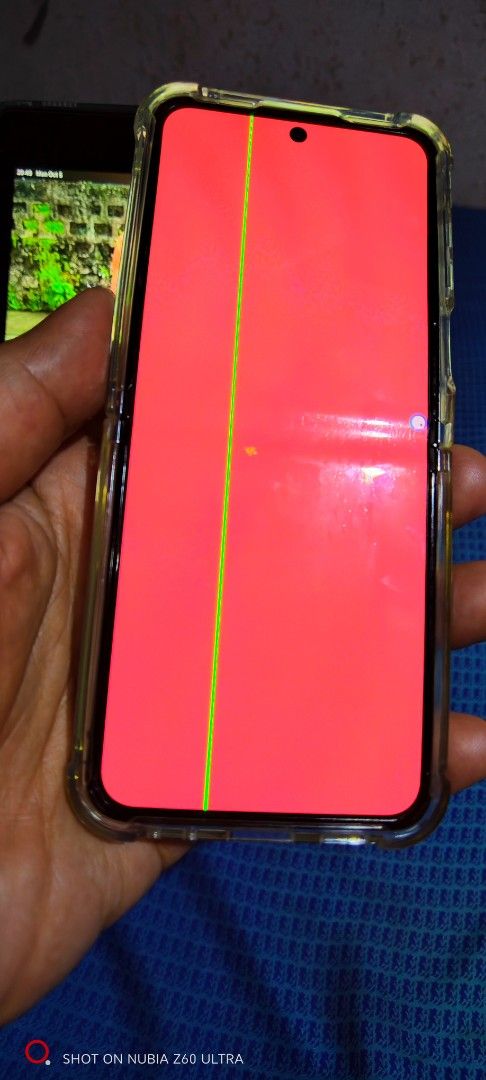Samsung flip 5 with line and Dead pixel (Category: Samsung) located in Manila. Submitted by bright_robert (Listing ID 1466120734, Image 2). Description: issues may line at manipis na dead pixel pwedeng pang back up unit 6500.