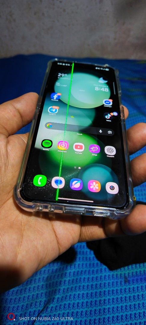 Samsung flip 5 with line and Dead pixel (Category: Samsung) located in Manila. Submitted by bright_robert (Listing ID 1466120734, Image 3). Description: issues may line at manipis na dead pixel pwedeng pang back up unit 6500.