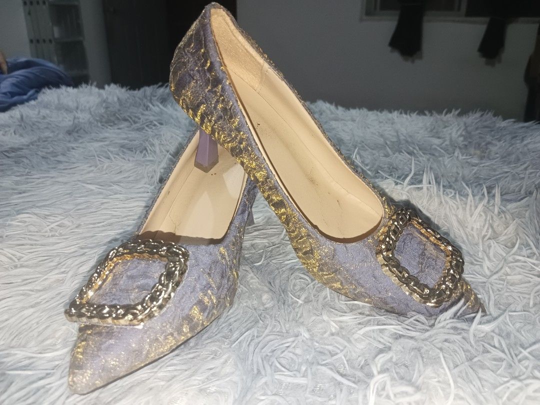Sandals (dusty blue w/ gold) (Category: Sandals) located in General Trias. Submitted by julie08_ (Listing ID 1466067350, Image 2). Description: Once lang po nagamit sa wedding. Tignan niyo nalang other listing ko, makikita niyo terno niya. Orig price is 800, 350 nalang po. Loc: General Trias, Cavite Dm for more deets or text: 0976-038-7234 / 0992-665-8264.