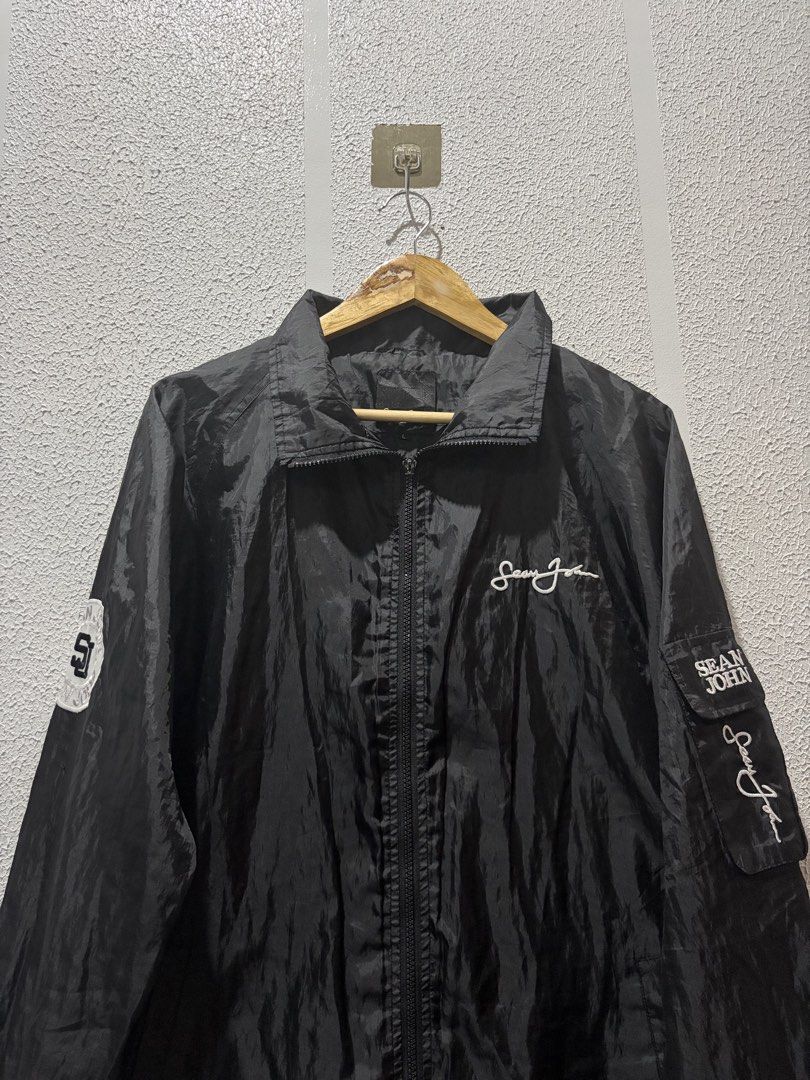 Sean john (Category: Coats, Jackets and Outerwear) located in Manila. Submitted by mgezVtg (Listing ID 1465975831, Image 1). Description: Sean john embroided patches design logos .