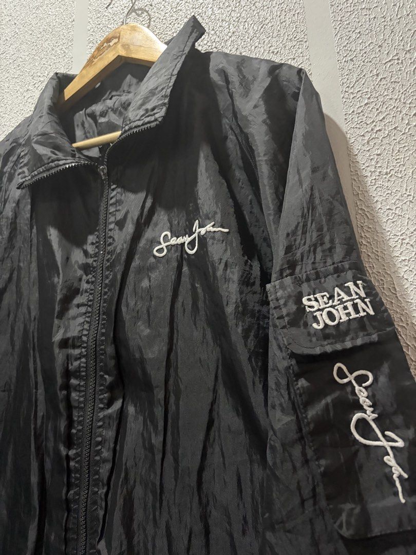 Sean john (Category: Coats, Jackets and Outerwear) located in Manila. Submitted by mgezVtg (Listing ID 1465975831, Image 2). Description: Sean john embroided patches design logos .
