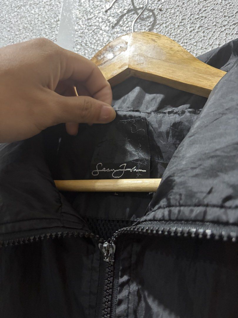 Sean john (Category: Coats, Jackets and Outerwear) located in Manila. Submitted by mgezVtg (Listing ID 1465975831, Image 3). Description: Sean john embroided patches design logos .