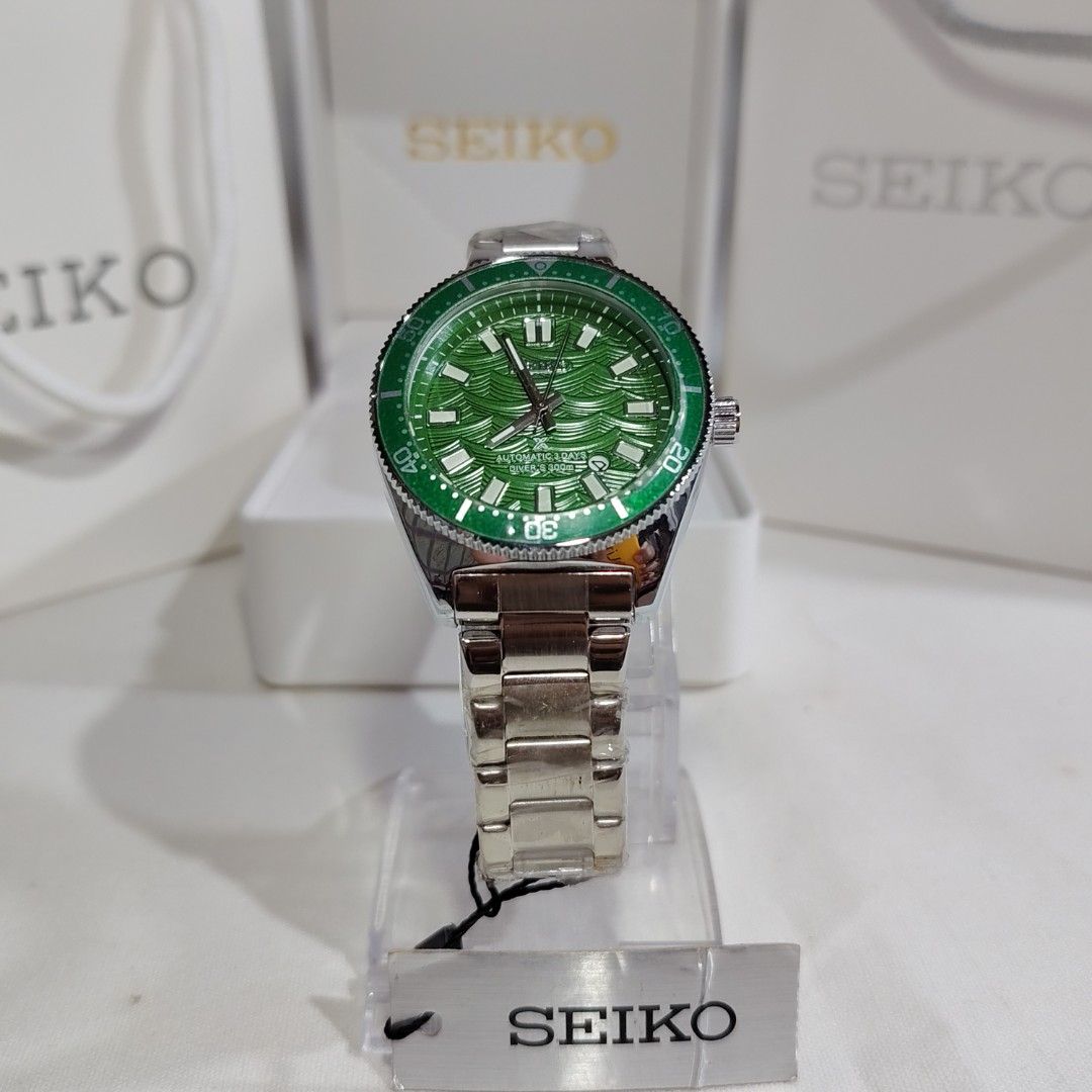 SEIKO PROSPEX AUTOMATIC DIVER'S WATCH (Category: Men's Watches) located in Balanga. Submitted by k2timepieces.739 (Listing ID 1466121452, Image 1). Description: 📌seiko 5 Prospex Automatic 3 Days Diver's 300m 📌luminous Type 📌 Scratch Proof 📌23 Jewels 📌reference #4r35b 📌 Rotating Bezel 📌 Open Glass Back 📌automatic Movement 📌 Battery Operated 📌 Made In Japan 📌 Free Seiko Box & Battery 📌 Free Shipping 📌courier J&T 🚛 No Cod 📌payment Met