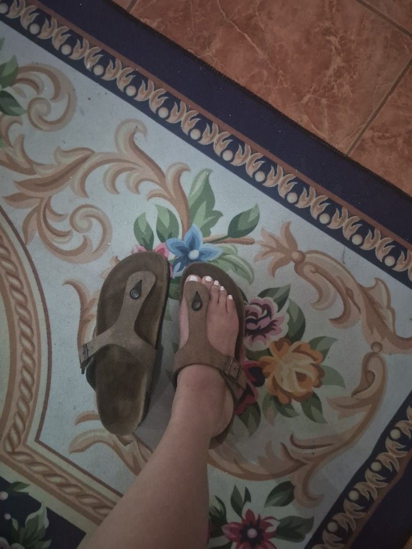 Selling Preloved birkenstock gizeh size 41 (Category: Slippers and slides) located in San Jose. Submitted by solestorybylme (Listing ID 1466151571, Image 1). Description: actual pictures posted good sole condition issue strap discoloration.