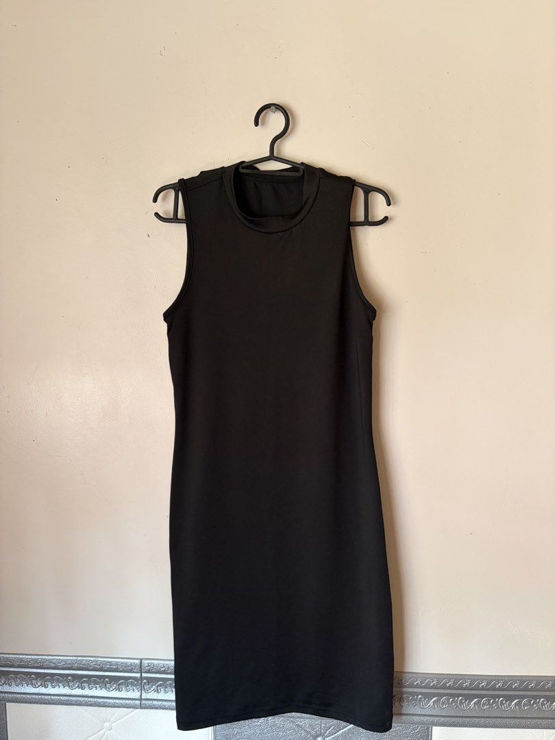 Shein Black Bodycon Dress (Category: Dresses) located in Manila. Submitted by serra_shop (Listing ID 1466089110, Image 2). Description: Body Con Dress Brand on tag Shein Dress Size: Small to Medium Stretchable. Once used Good as new 10/10 Price Mine ₱ 200.