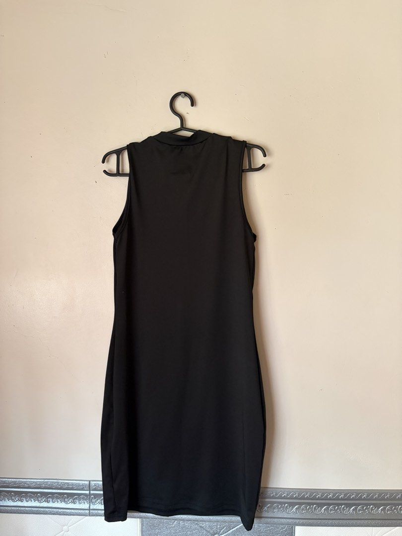 Shein Black Bodycon Dress (Category: Dresses) located in Manila. Submitted by serra_shop (Listing ID 1466089110, Image 3). Description: Body Con Dress Brand on tag Shein Dress Size: Small to Medium Stretchable. Once used Good as new 10/10 Price Mine ₱ 200.