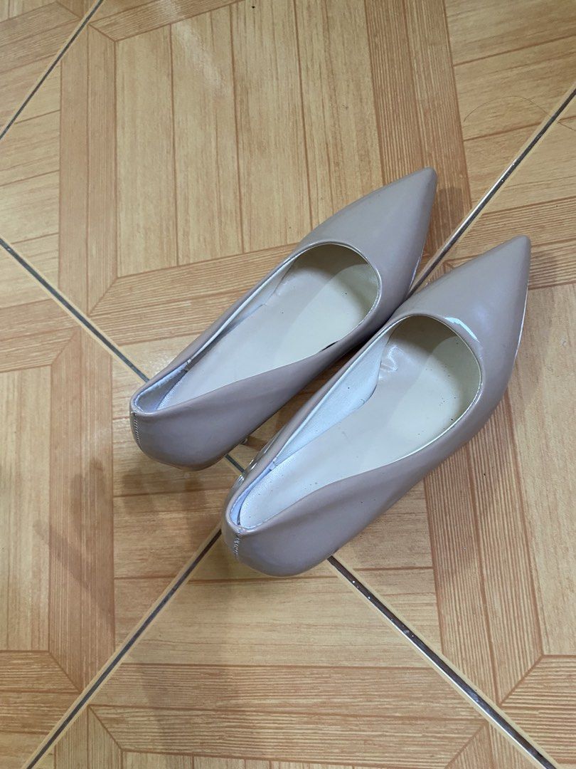 Shein heels (Category: Heels) located in Pasig City. Submitted by avery4444 (Listing ID 1466152096, Image 2). Description: Never nagamit, nabili ko ng maling size.