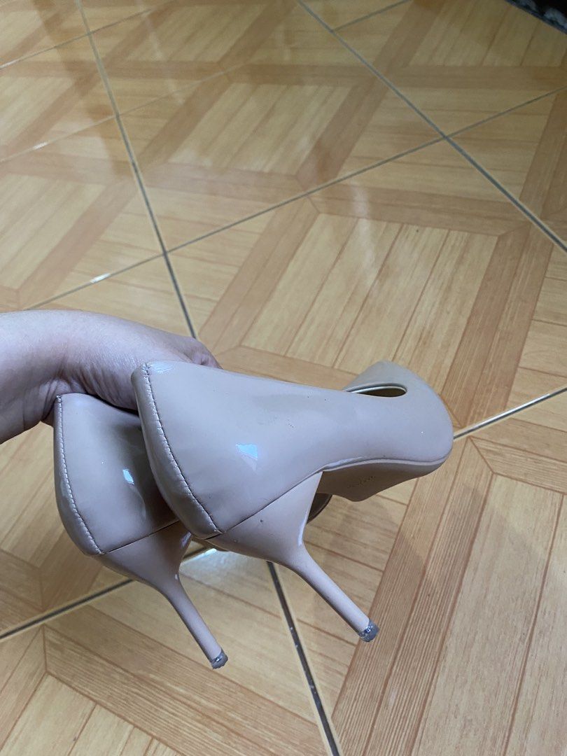Shein heels (Category: Heels) located in Pasig City. Submitted by avery4444 (Listing ID 1466152096, Image 3). Description: Never nagamit, nabili ko ng maling size.