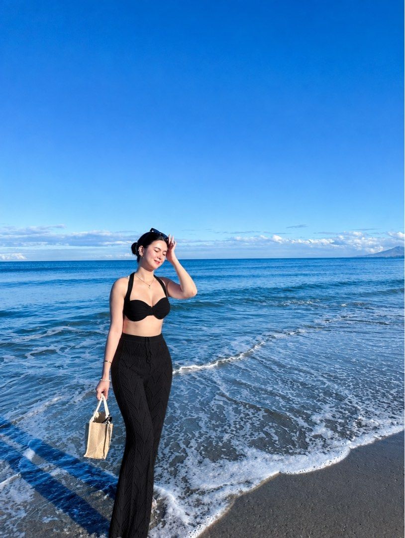 SHEIN KNITTED COVER UP PANTS xs (Category: Bikinis & Swimsuits) located in Quezon City. Submitted by eieenueqyu (Listing ID 1466049612, Image 1). Description: .