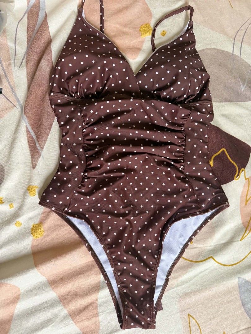 Shein One Piece Polka (Category: Bikinis & Swimsuits) located in Paranaque City. Submitted by em.collection (Listing ID 1465983697, Image 1). Description: hindi ko nagamit to lp posted with pouch perfect fit to S-M size.